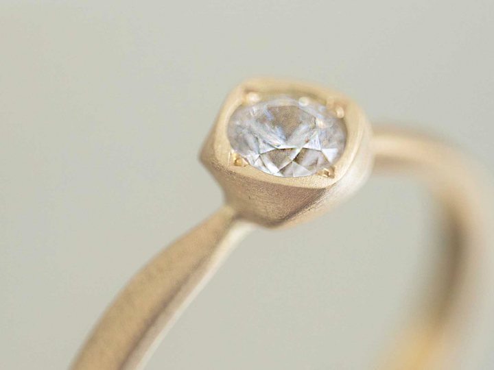 Cayof(カヨフ)について