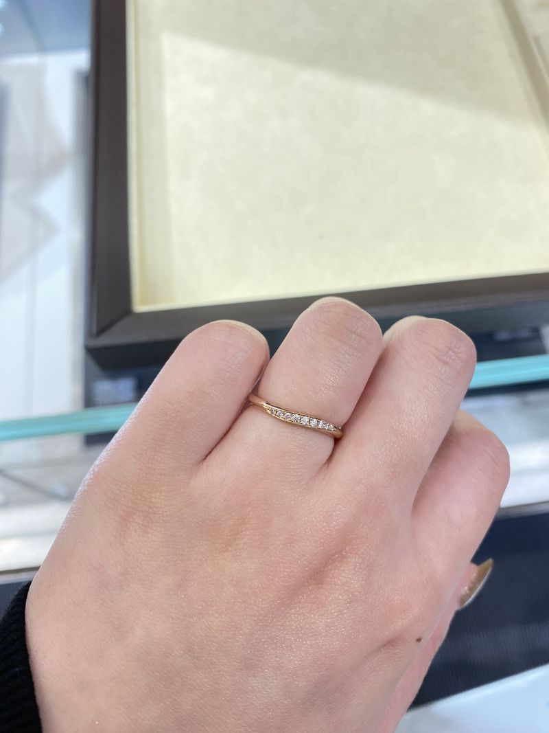 サクラゴールドというカラーのリングが他店舗にはない絶妙な色味で