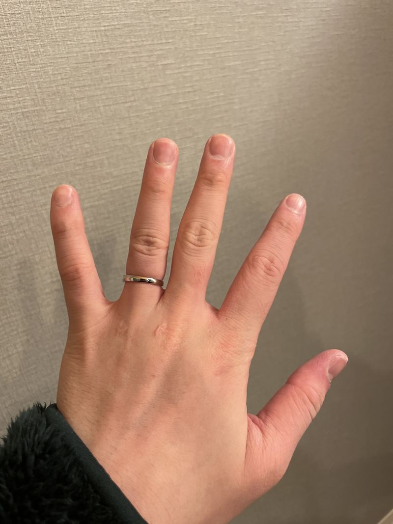 マット加工がよかった。一般的に男用のブライダルリングはどのブランド