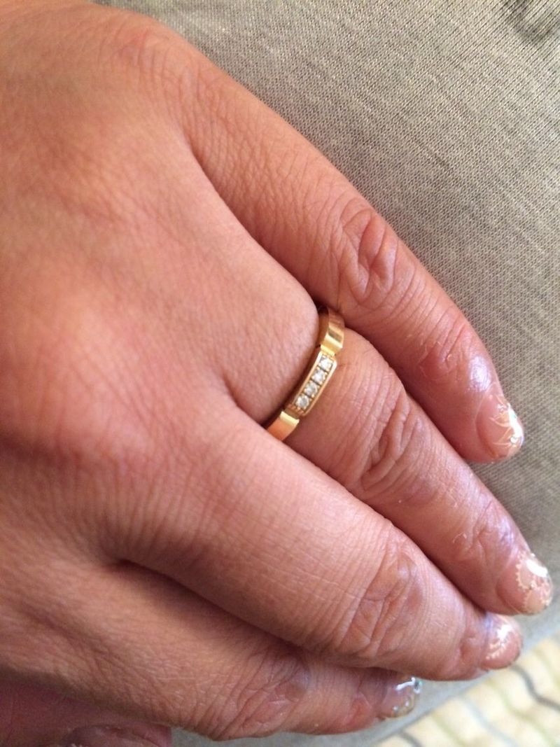 主人と2人で決めました。最初はプラチナを見ていましたが（他ブランド