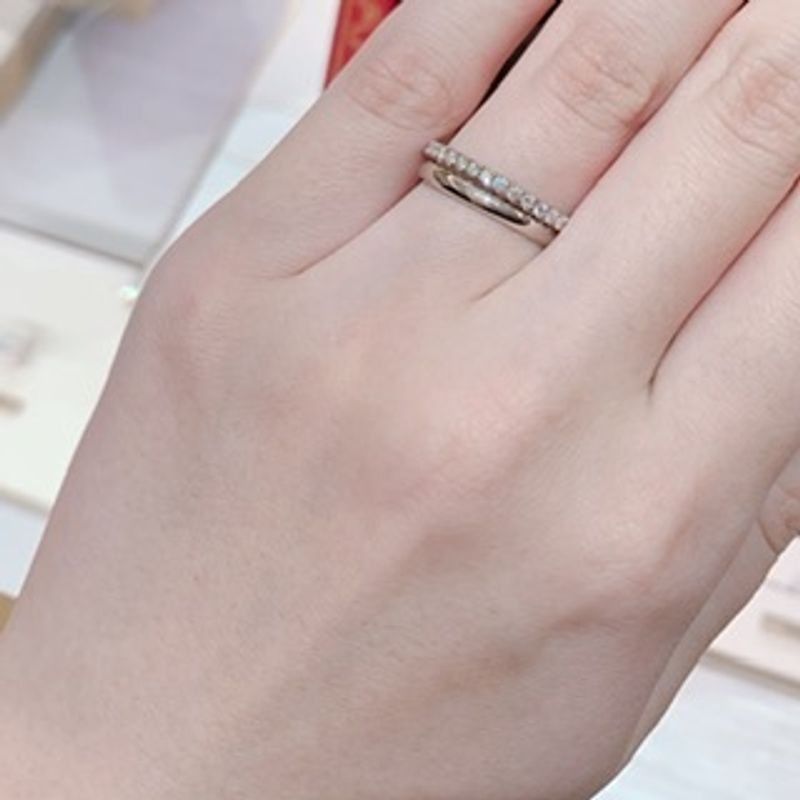 カルティエ指輪 婚約指輪を普段使いしたかったため、エタニティリングを検討していまし