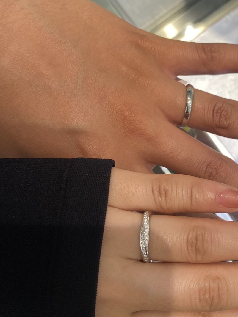 キラキラしたものがよく、ただエタニティリングは別に欲しかったため