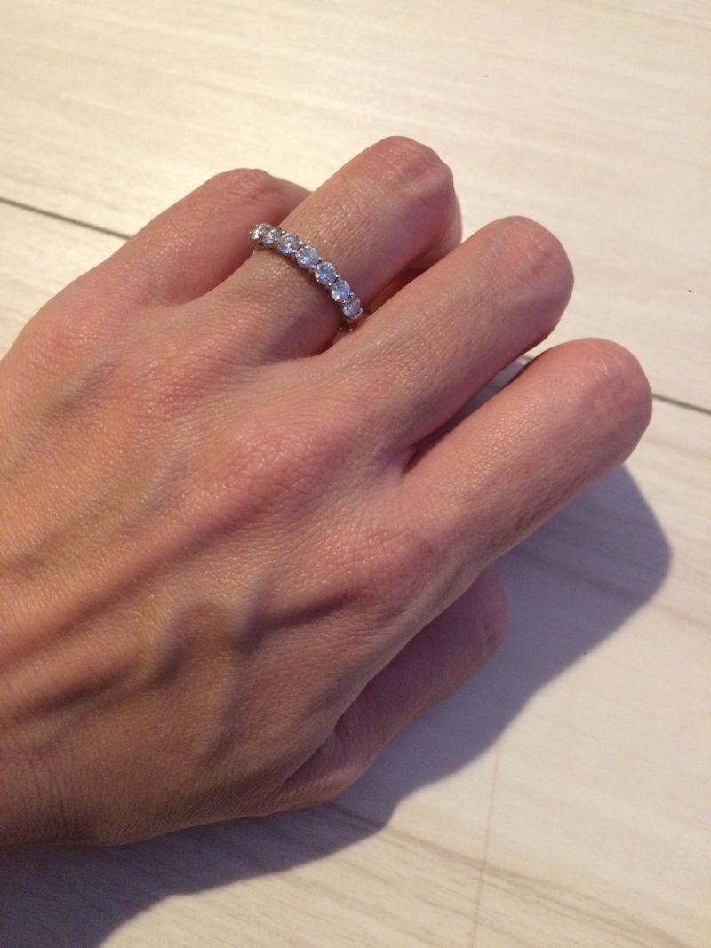 Tiffany & Co. ハーフサークルダイヤモンドリング ハーフサークルシェアドプロングセッティングバンドリング。 ダイヤが