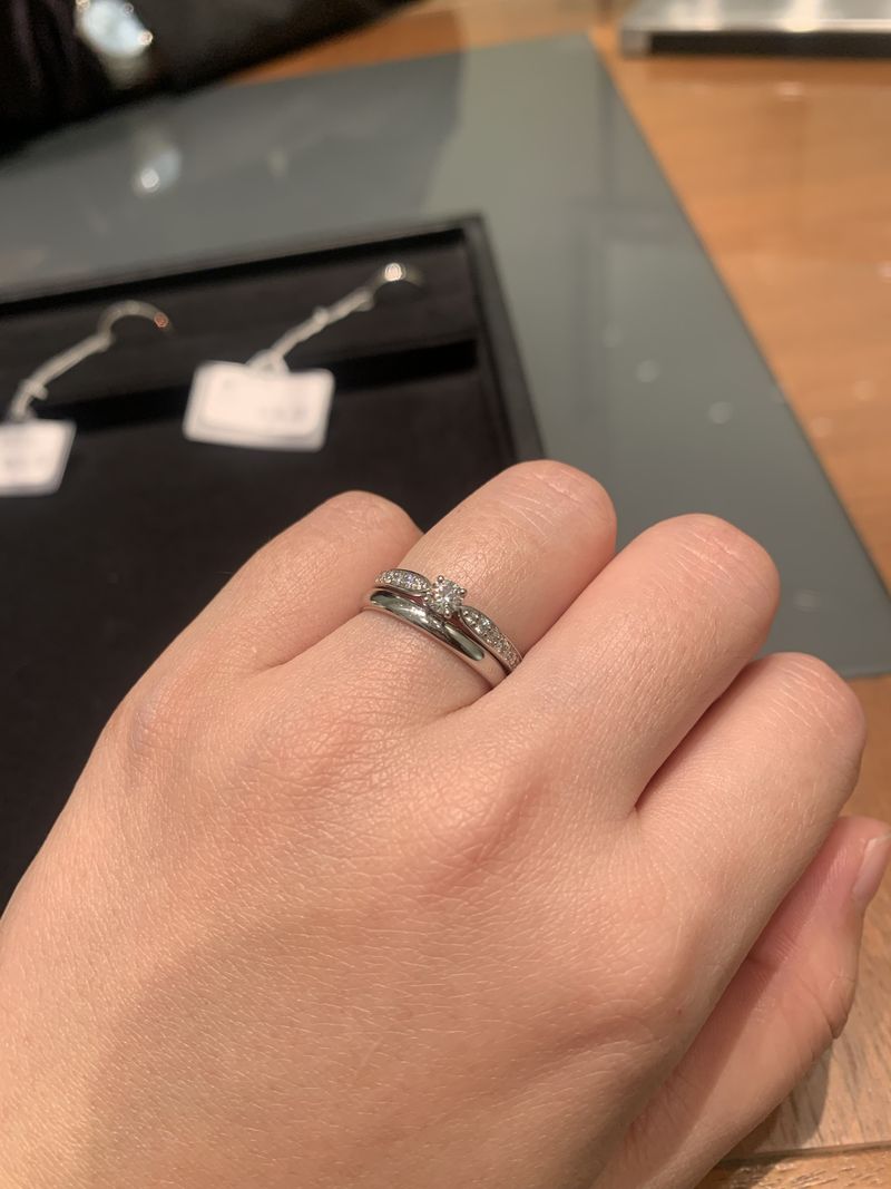 ティファニーウエディングバンド 6.5号　PT950 　無傷未使用に近い 婚約指輪はハーモニー、結婚指輪はウェディングバンドリング2.5mmです