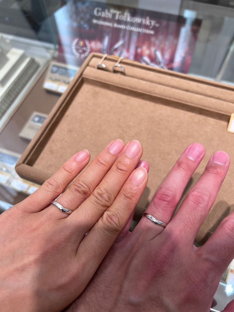 プラチナ990かつエッジが特殊加工されており着け心地が柔らかく負担が