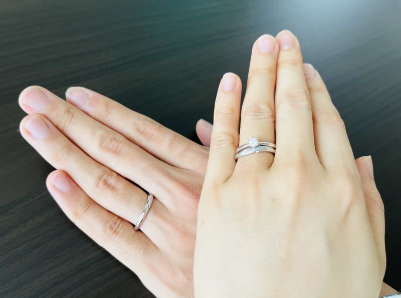 エンゲージリングとマリッジリングは一緒に購入しましたが、セットには