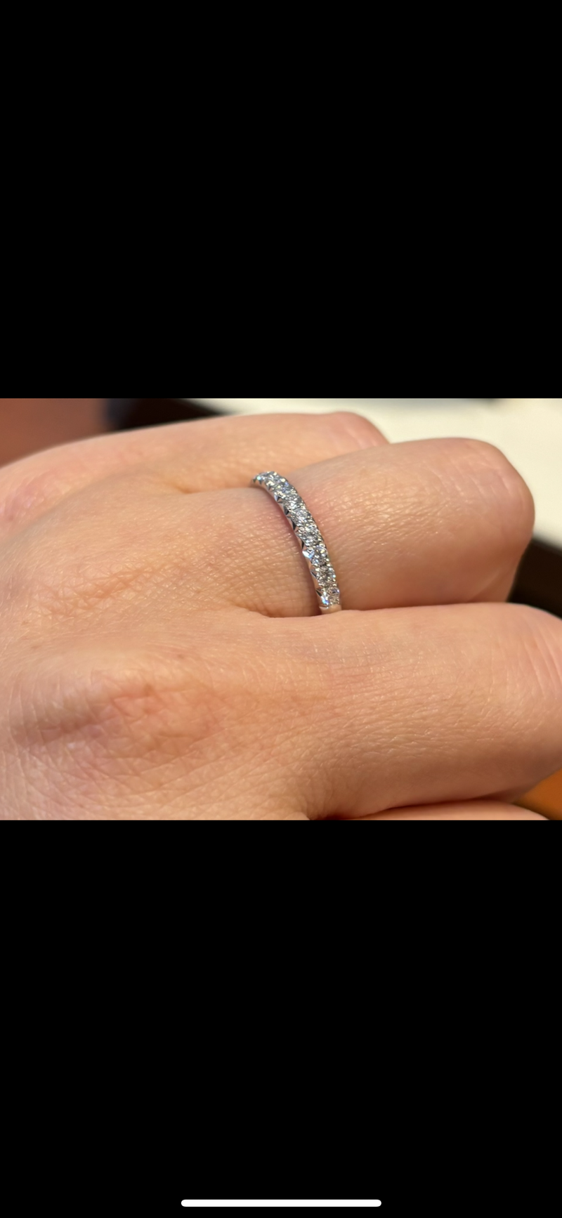 鍛造リングなのがよかったです。ことほぎのハーフエタニティはこの他