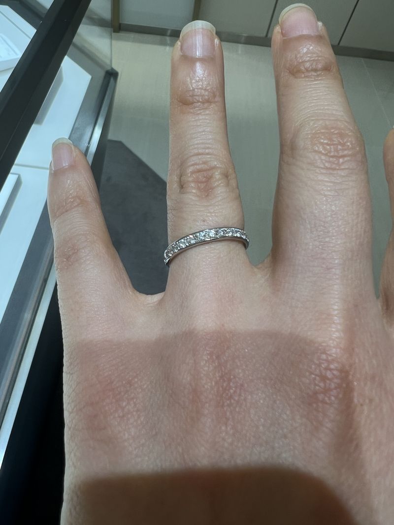 初めはハーフエタニティリングには関心がなかったのですが、彼とのペア