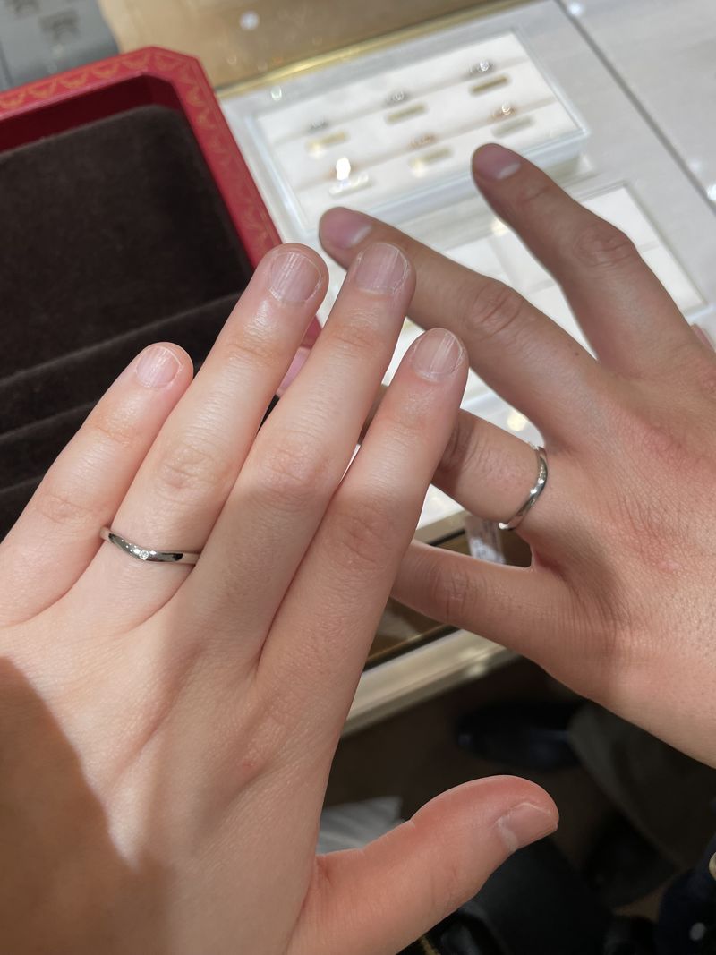 結婚指輪バレリーナダイヤ付きにしました。試着する前からデザインで