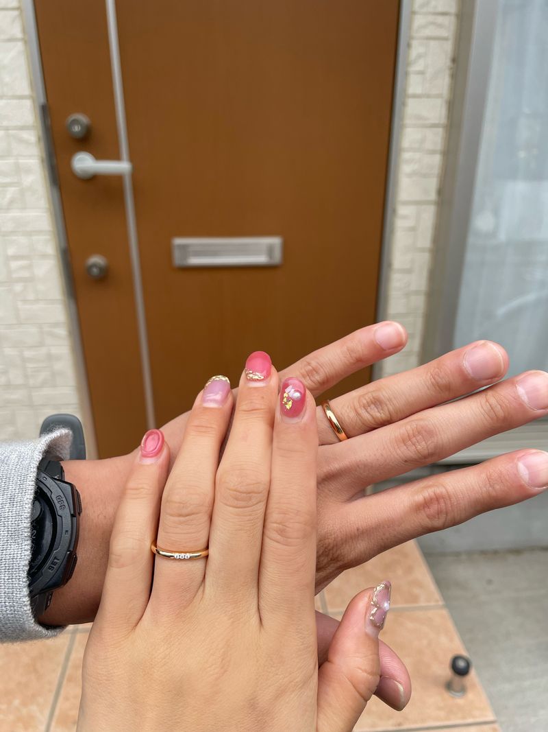 Tiffany ピンクゴールド 指輪 派手すぎず地味すぎないので仕事へもつけて行けると考えました。 色が