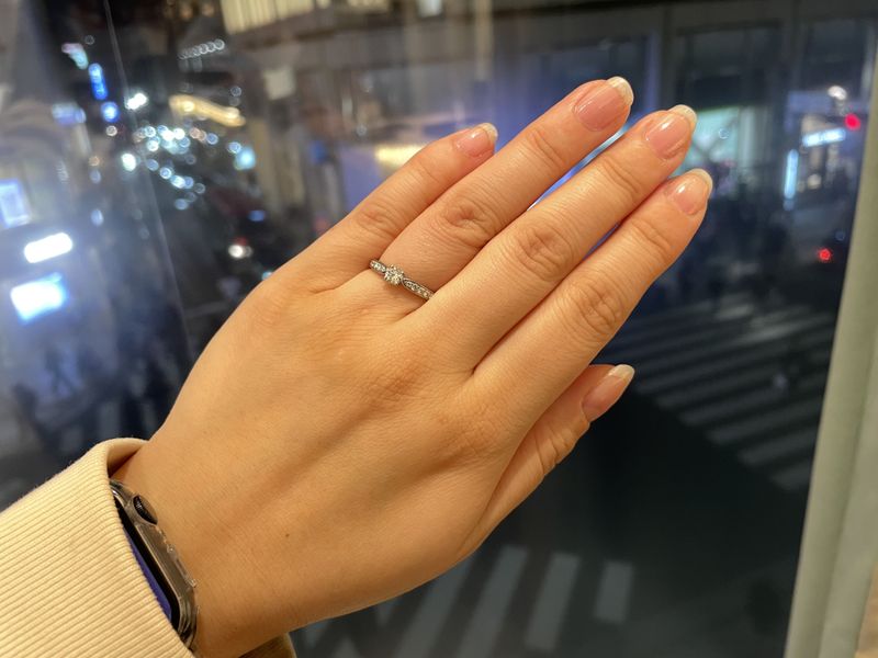 ティファニーハーモニーという種類はダイヤモンドがあまり高く設置され