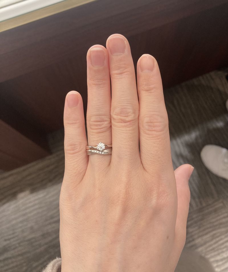 結婚指輪の条件は「婚約指輪(他社製)との組合せが良いこと」「デザイン