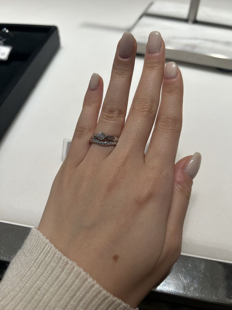 エルサ・ペレッティの、ダイヤモンド9石付いているカーブドバンド