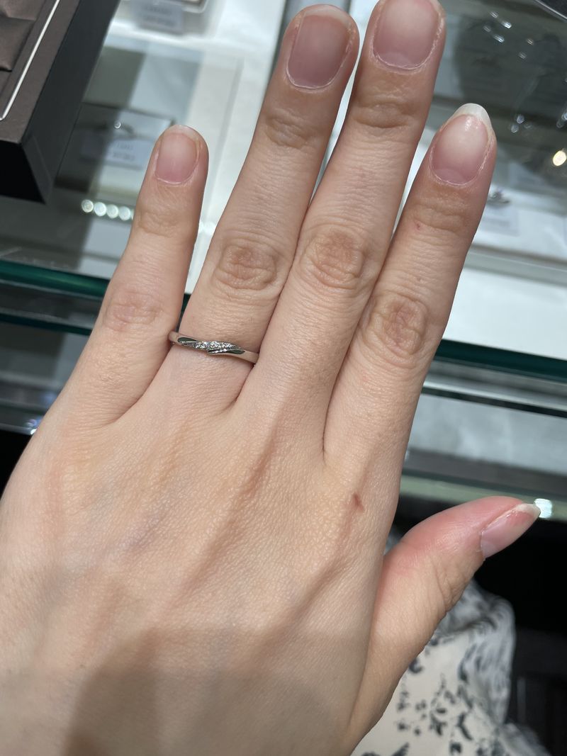 シンプルかつおしゃれで長くいつまでも飽きずに身につけられそうな