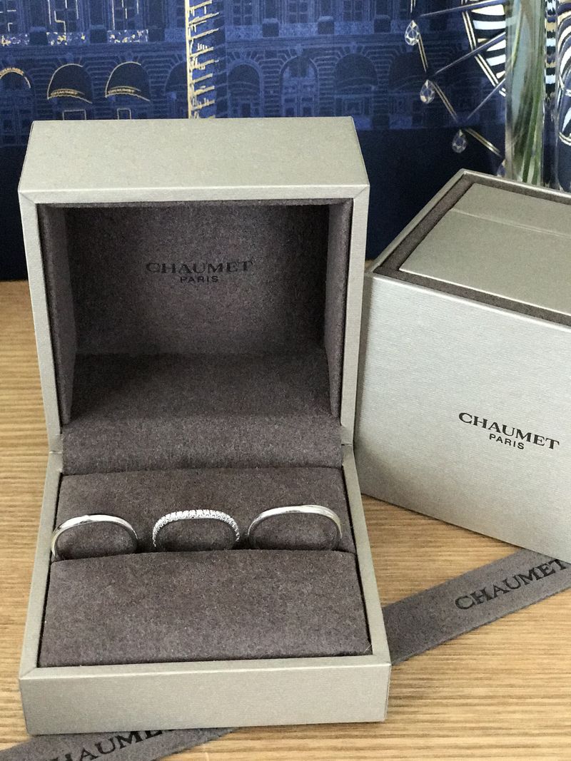 以前より気になっていたショーメのプラチナハーフエタニティリングを