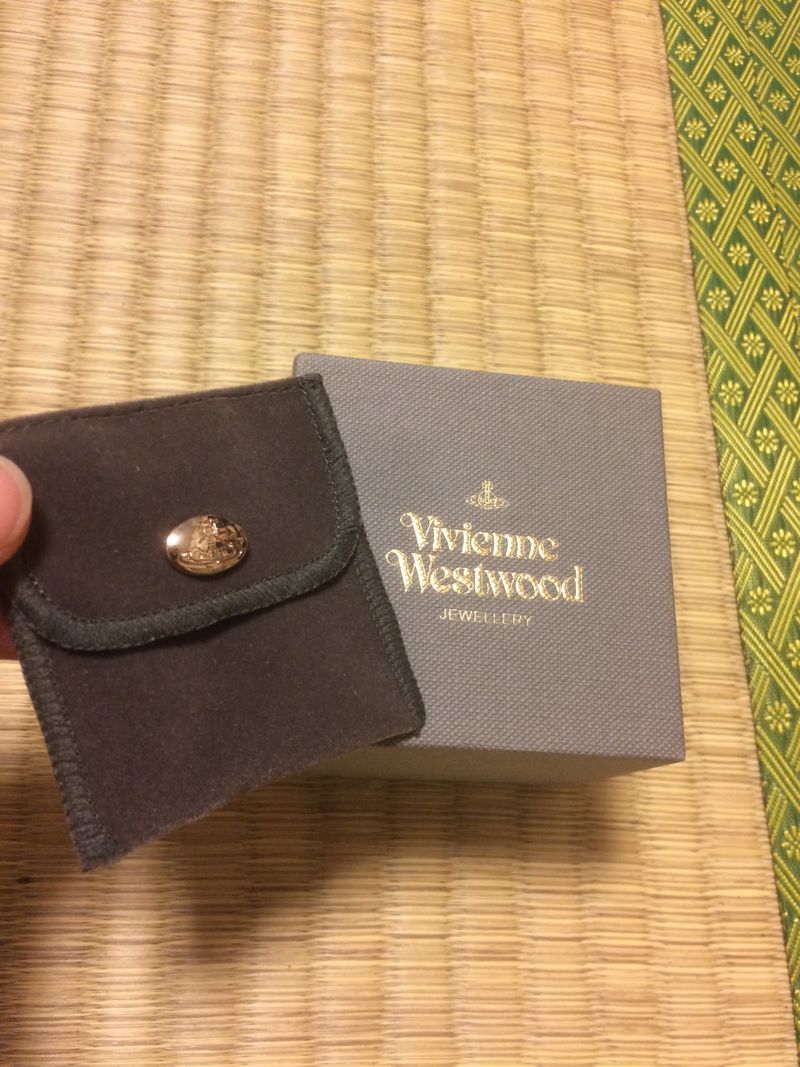 主人がプロポーズの際に自分で選んで購入してくれたものなので、決め手