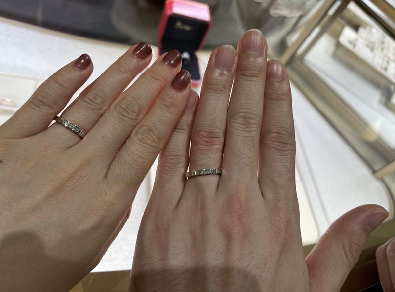 マイヨン パンテール ウェディング リングはカラーやダイヤモンドの