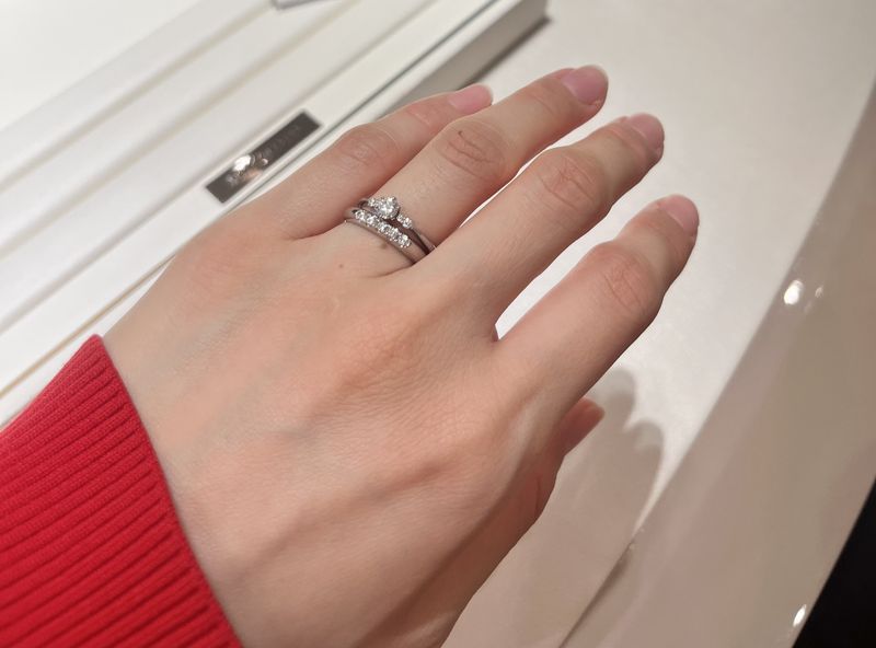 ミキモト 3石結婚指輪 5号 ダイヤ5石が並んだストレートタイプの結婚指輪です。同じもので3石、7