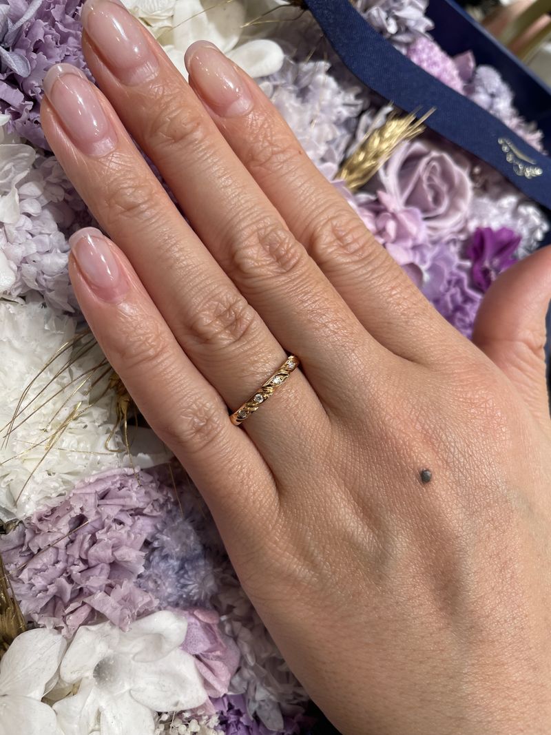 トルサードはフランス語で「ねじれ」を意味し、強く結びついた愛や絆を