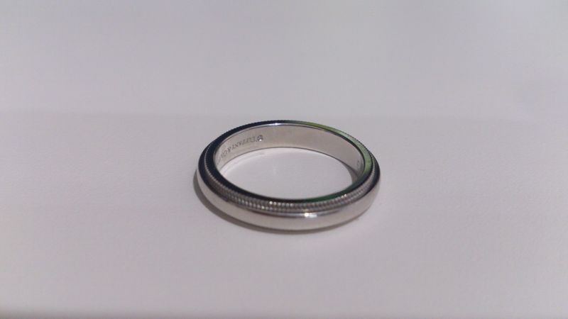 婚約指輪をこちらで購入したため、重ね付けのことを考えて婚約指輪も