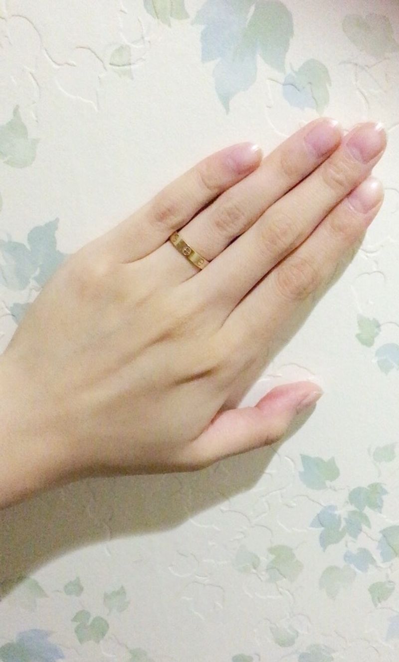 同じデザインの中でもイエローゴールド、ピンクゴールド、プラチナの3