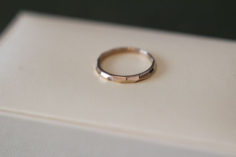 京都のアクセサリーブランド「KAORU（カオル）」で購入。婚約指輪も