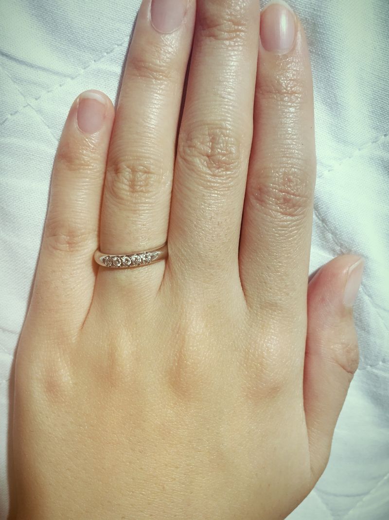 プラチナの重厚感、高級感があった。 ・ダイヤ入りが欲しかった。 ・他