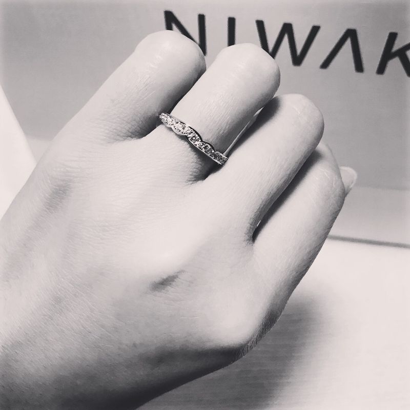 ペアで30万円の予算でハーフエタニティを探していたのですが、値段が