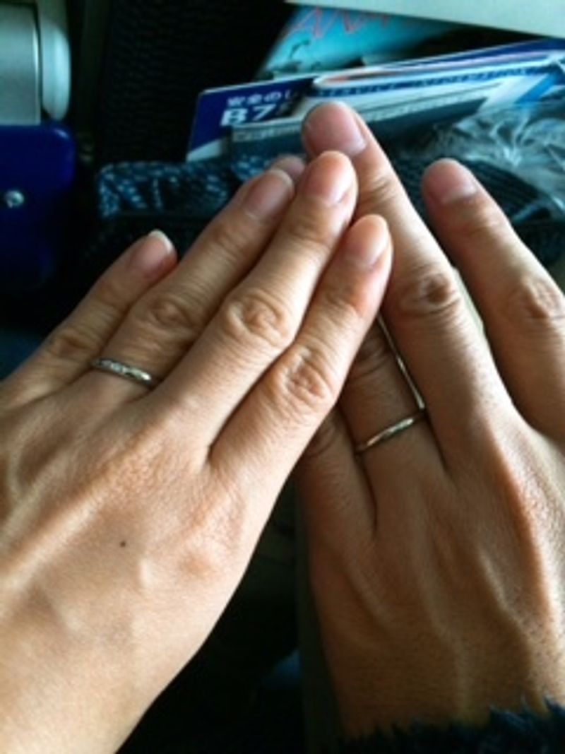 シンプル」「カルティエ」で結婚指輪を検討していたため、1895シリーズ