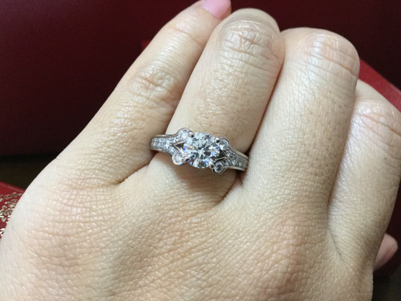 シ*ー様 カルティエ バレリーナ 婚約指輪 0.31カラット シ*ー様