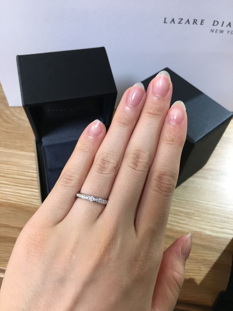 キラキラとした指輪が欲しかったので、ダイヤの輝きが抜群だったこちら