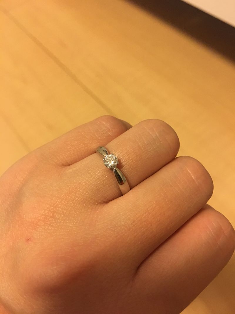 憧れだったティファニーハーモニーを婚約指輪で頂きました。雑誌や