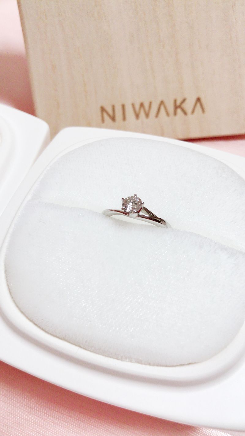 水嶋ヒロ、絢香夫妻が付けているため、ブランド名は知っていました