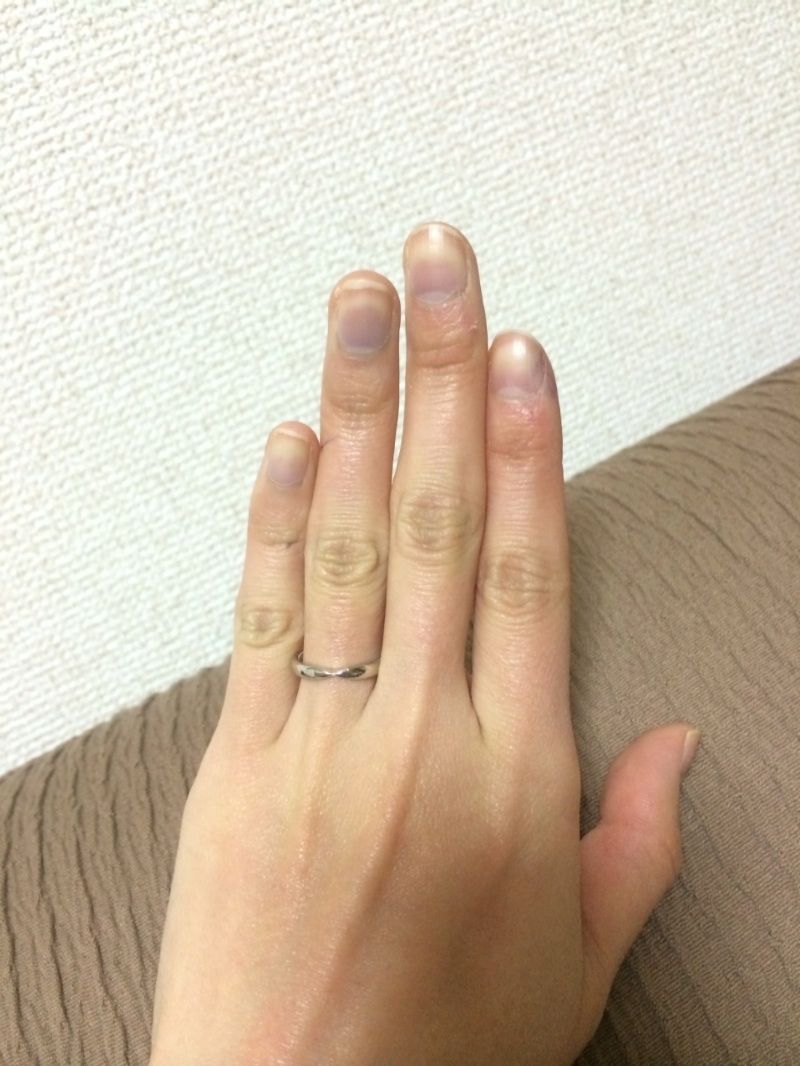 条件通りの指輪なので満足です。元々の条件が婚約指輪と重ね付けをした