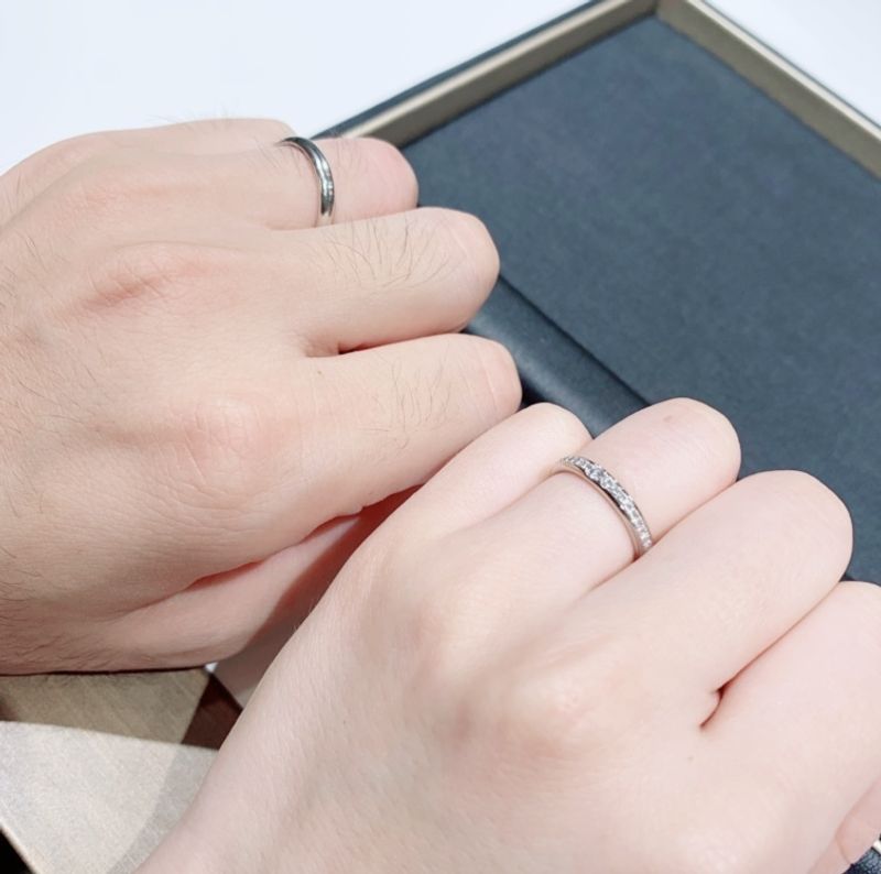 結婚指輪でもダイヤ入りの華やかなリングが欲しくて、ハーフエタニティ
