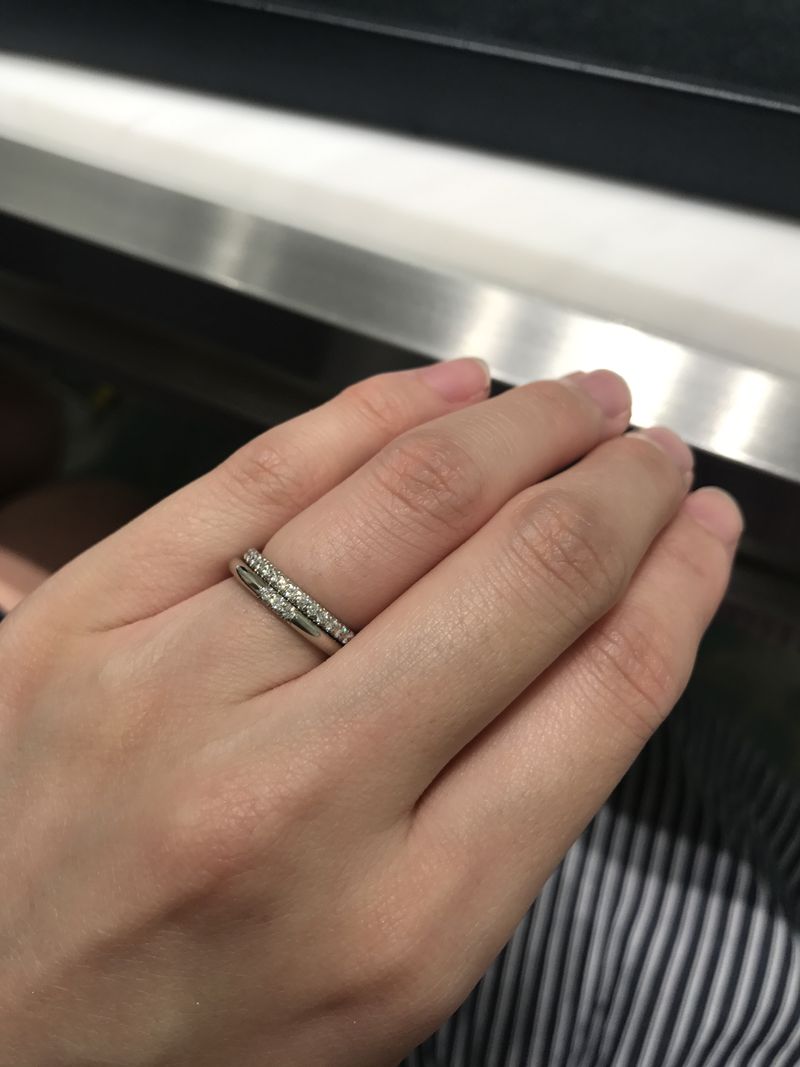 フルエタニティよりハーフエタニティの方がサイズ変更ができ、お葬式の