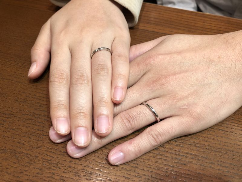 見た目があまり華やかではないデザインが良かったので、まずはシンプル