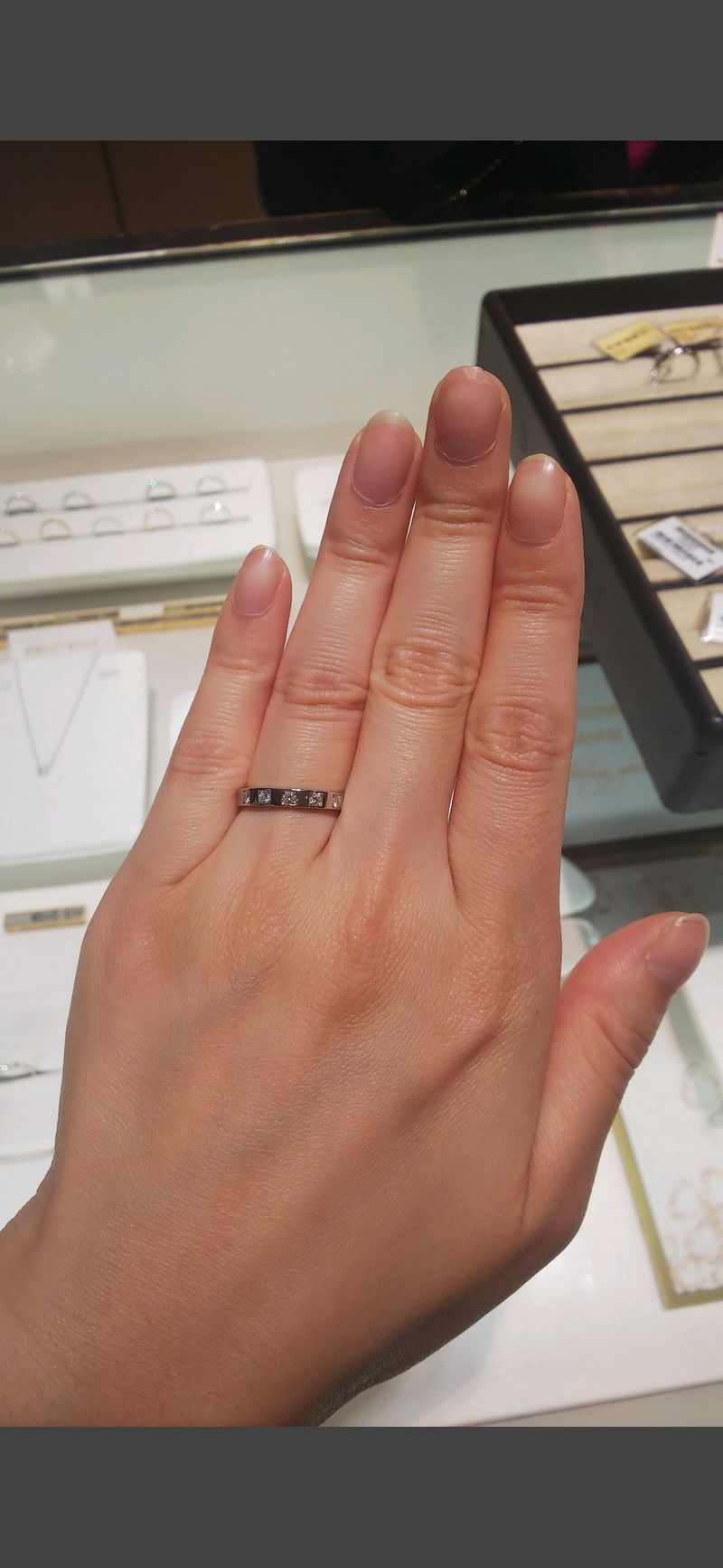 こちらの5ポイントのマリーミーです。ダイヤはしっかり入っていますが