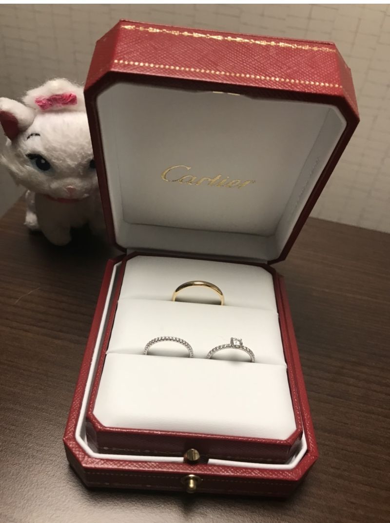 婚約指輪も365日、重ねづけしたかったので、邪魔にならないけど、一粒