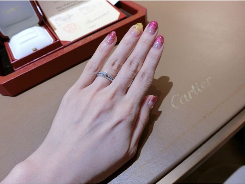 婚約指輪も365日、重ねづけしたかったので、邪魔にならないけど、一粒