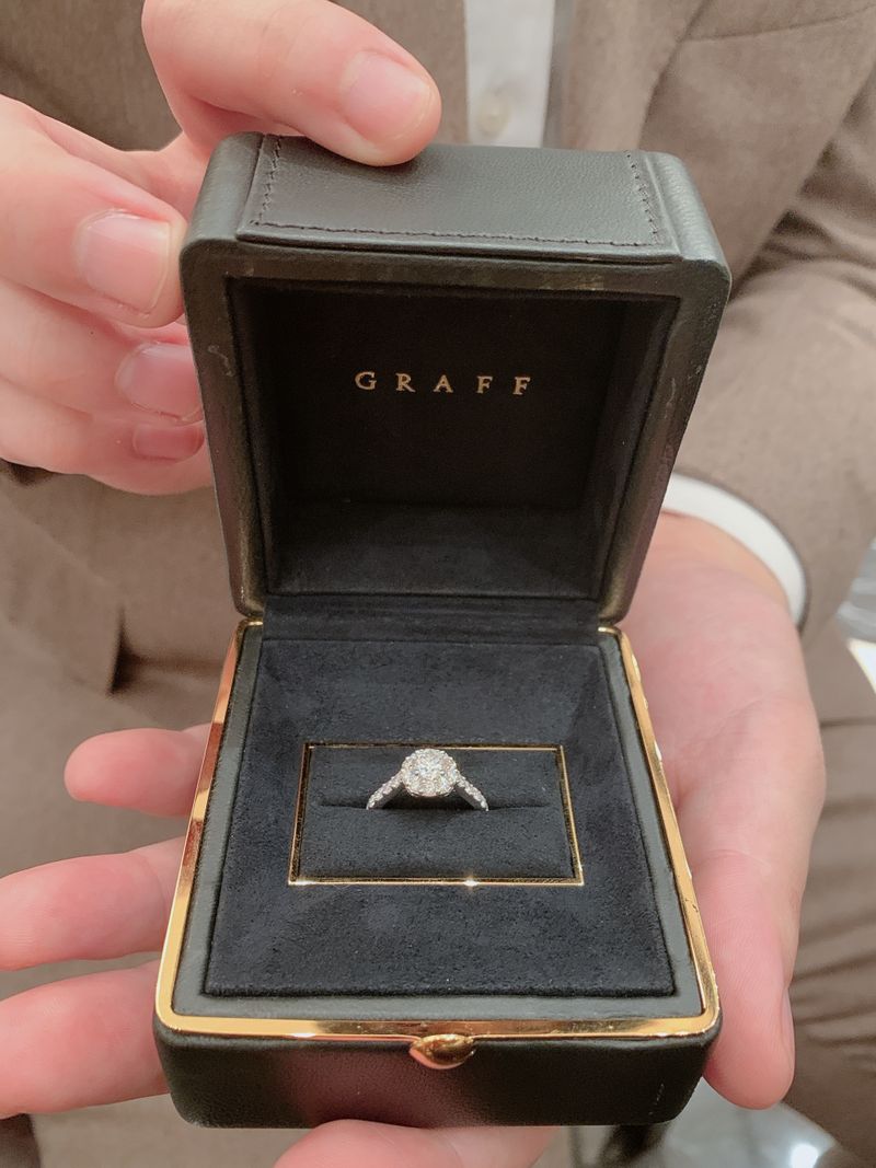 店舗で予算を伝えたところ、DカラーでGIA評価もトリプルエクセレントの