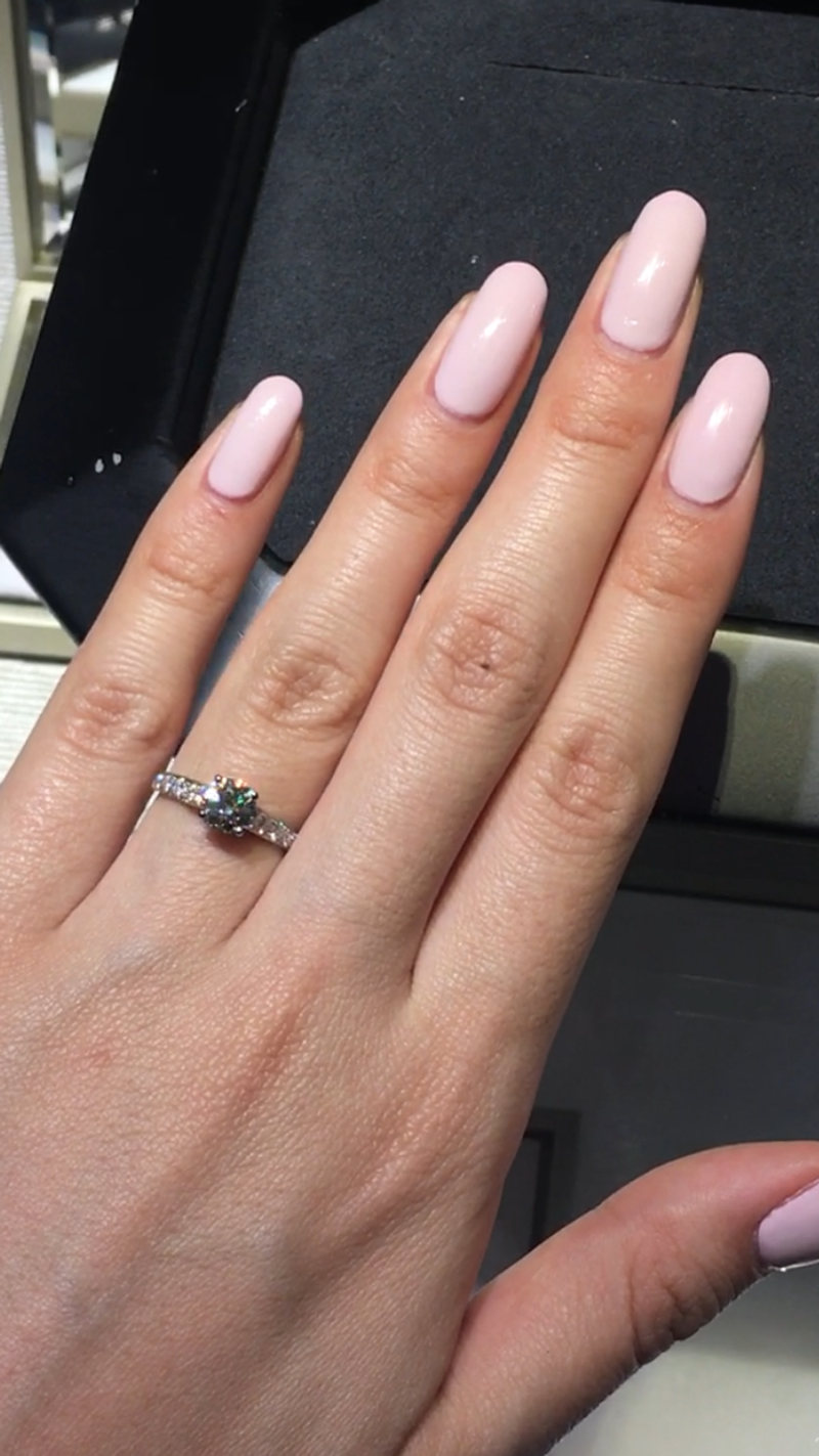 ヴァンクリーフ&アーペル ロマンスソリティアダイヤリング (0.7カラッ