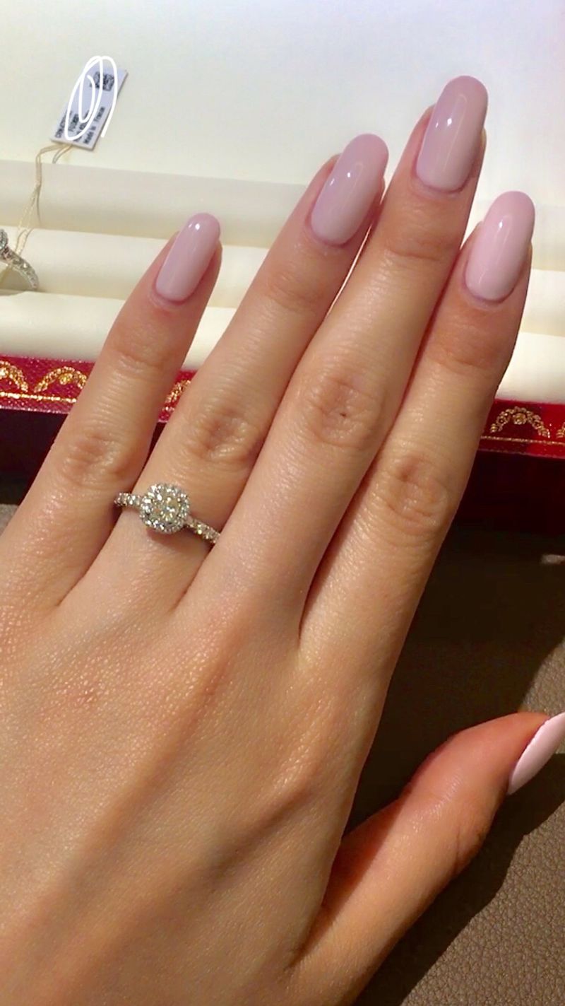 カルティエのデスティネ クッションカット 0.5caratを試着させて頂き