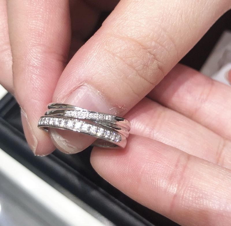 既にプレゼントしてもらっていたハーフエタニティリングに重ね付け