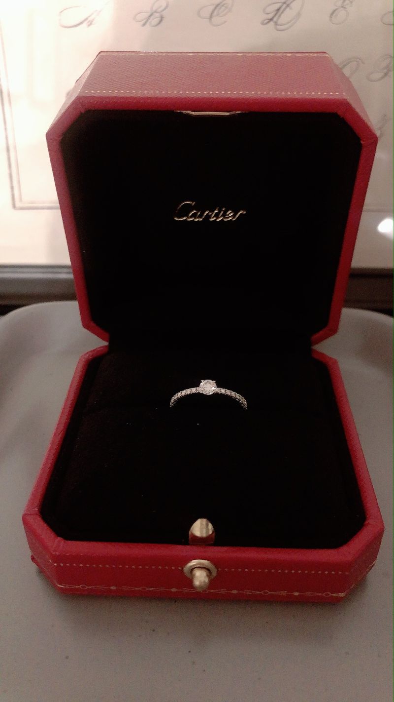 エタンセル ドゥ カルティエ リング ネットで一目惚れでした。 一粒で