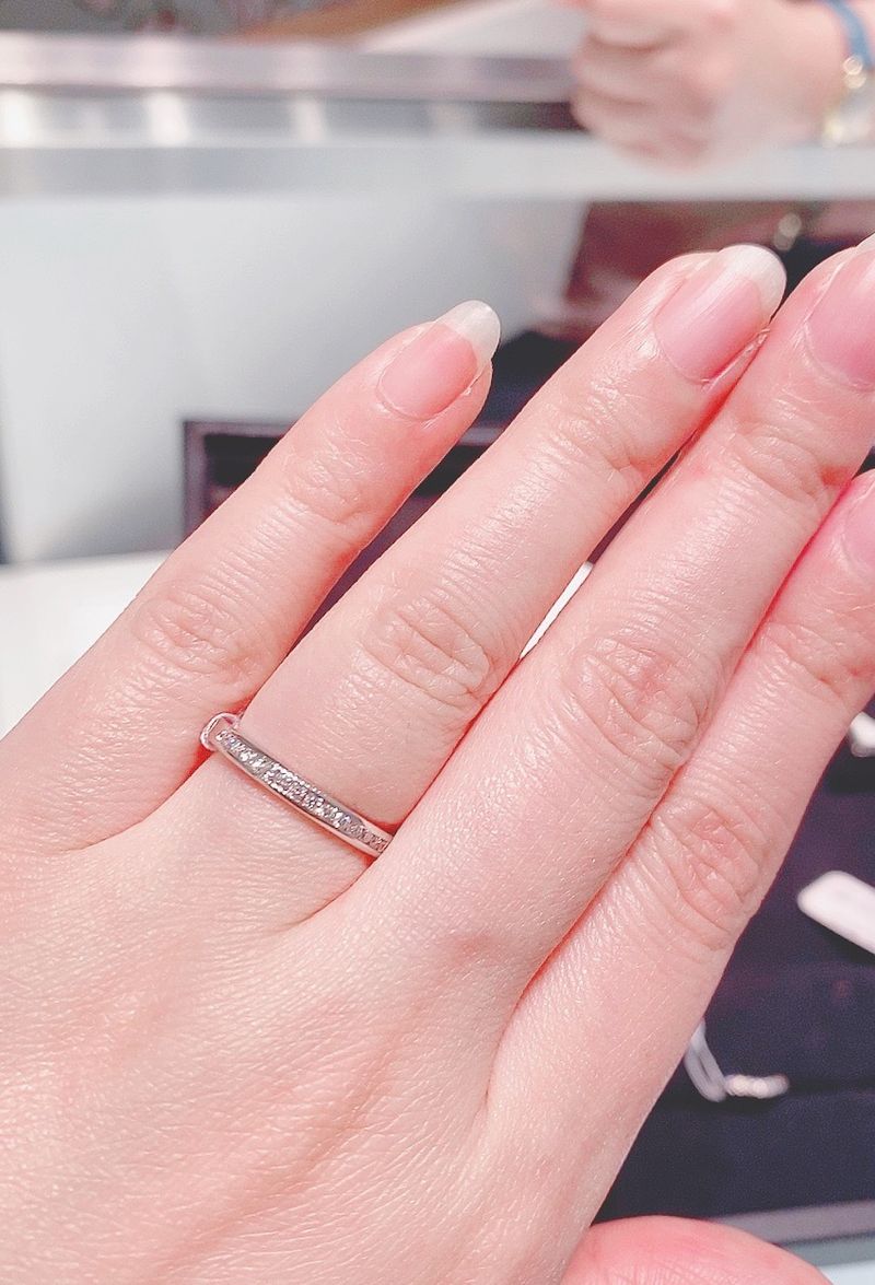 ハーフエタニティリングで探していたのでイメージ通りのデザインの