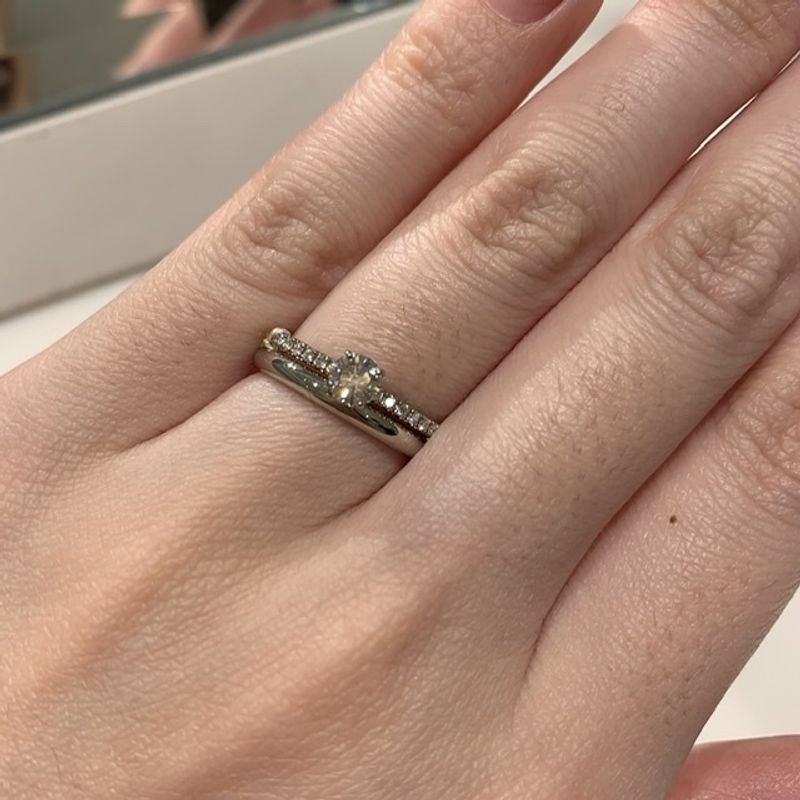 カルティエ　結婚指輪　婚約指輪 細くて、華奢な指でもとてもキレイでした。また婚約指輪(カルティエ