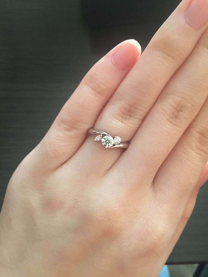 結婚指輪との二重付けが出来る指輪のデザインを探していました。 結婚