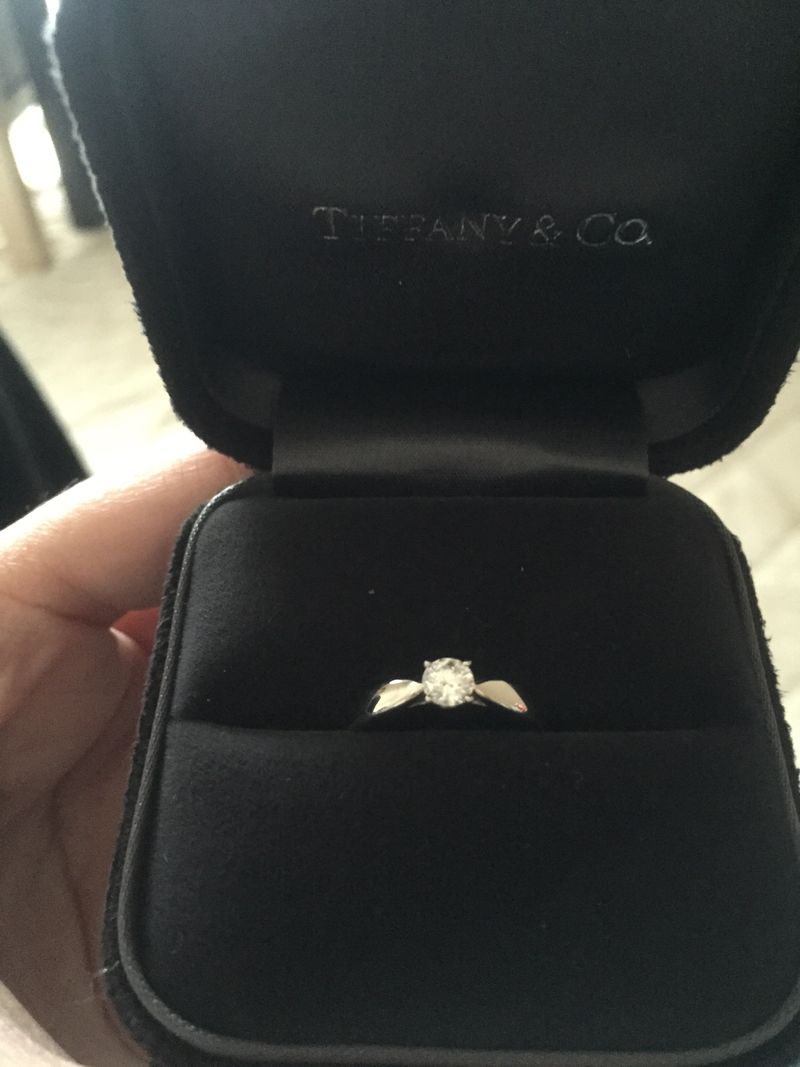 Tiffany & Co. ダイヤモンドリング 0.28カラット 旦那さんに買ってもらったんですが、2人の記念日が28日なので0.28