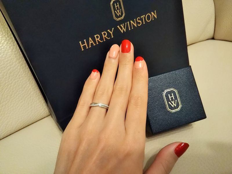 指輪は絶対に憧れのハリー・ウィンストンにしようと、結婚前から主人と
